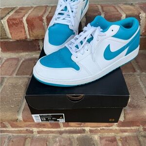 Nike White and Blue Low-Top Sneakers Air Jordan Low